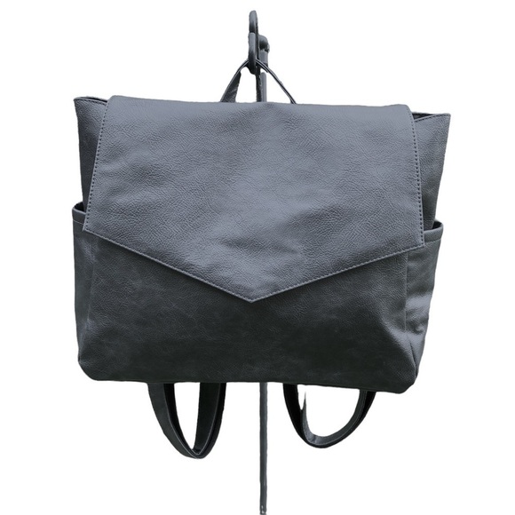NWOT Thirty-One Black  Faux Leather Backpack - Picture 1 of 12